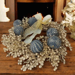 Στεφάνι με χρυσά κλαδιά και μαύρες μπάλες!