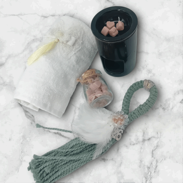 Premium σετ δώρου με γούρι, πετσέτα & wax melts!