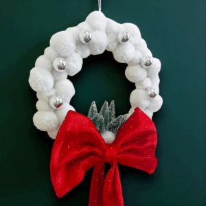 Χριστουγεννιάτικο στεφάνι με μεγάλο βελούδινο φιόγκο!