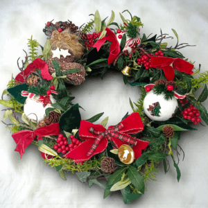 Χριστουγεννιάτικο στεφάνι με λευκές μπάλες!