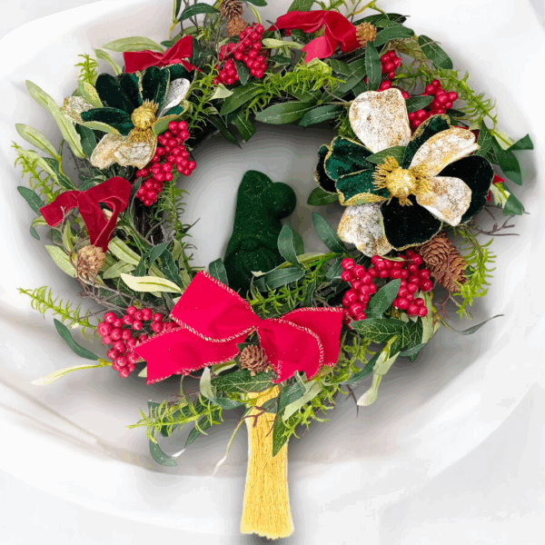 Χριστουγεννιάτικο στεφάνι με μεγάλο νάνο!