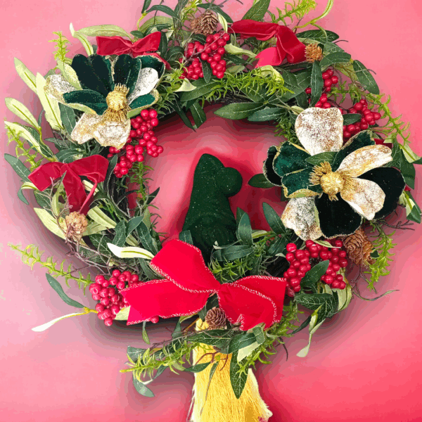 Χριστουγεννιάτικο στεφάνι με μεγάλο νάνο!