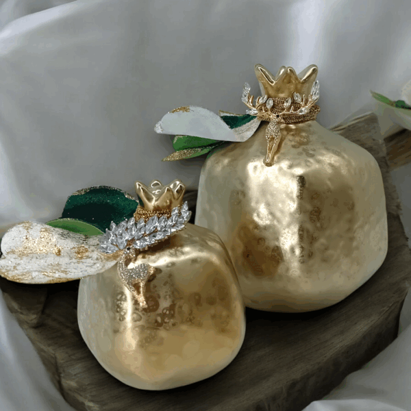 Κεραμικό ρόδι με ασημένιο τάρανδο με λαμπερά κρύσταλλα!