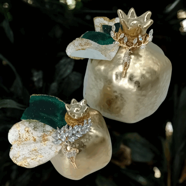 Κεραμικό ρόδι με ασημένιο τάρανδο με λαμπερά κρύσταλλα!