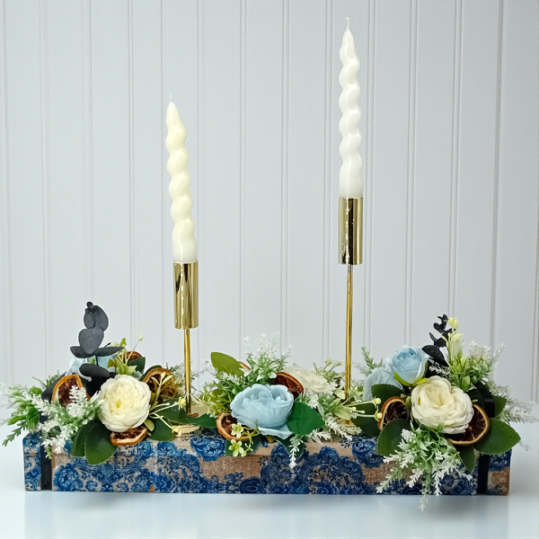 Κηροπήγιο ξύλινο με αποξηραμένα λουλούδια!