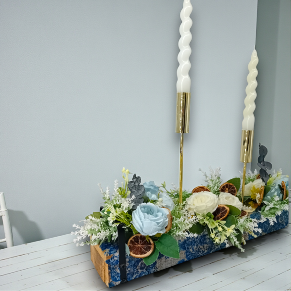 Κηροπήγιο ξύλινο με αποξηραμένα λουλούδια!