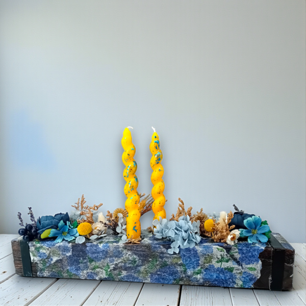 Κηροπήγιο ξύλινο με αποξηραμένα λουλούδια!