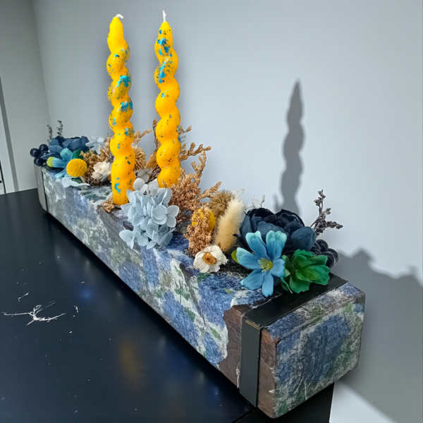 Κηροπήγιο ξύλινο με αποξηραμένα λουλούδια!