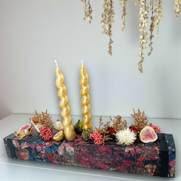 Κηροπήγιο ξύλινο με αποξηραμένα λουλούδια!