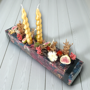 Κηροπήγιο ξύλινο με αποξηραμένα λουλούδια!