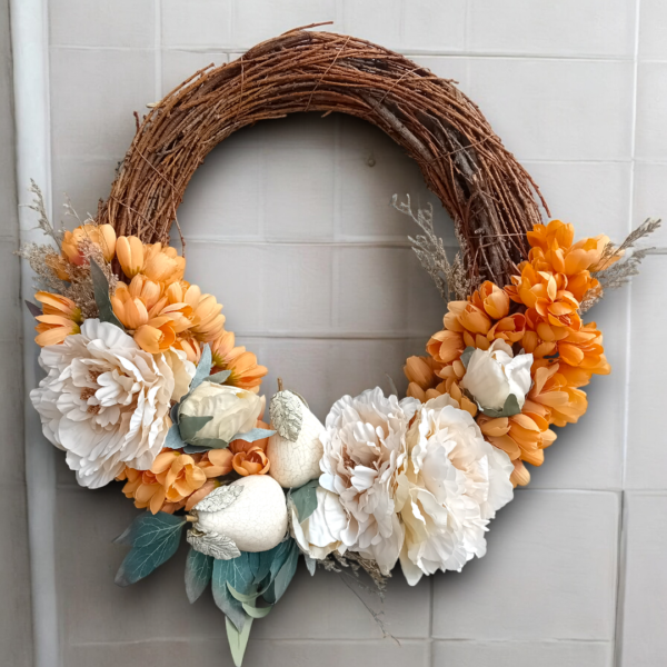 Στεφάνι ξύλινο με υφασμάτινες παιώνιες& αχλάδια!