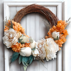 Στεφάνι ξύλινο με υφασμάτινες παιώνιες& αχλάδια!