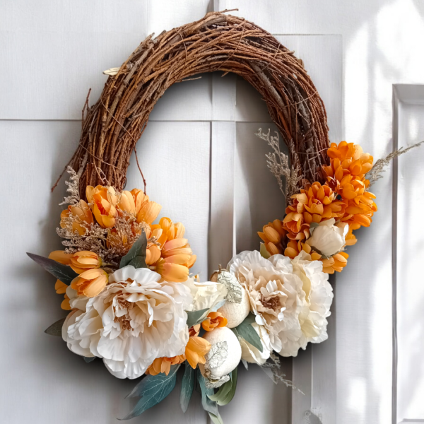 Στεφάνι ξύλινο με υφασμάτινες παιώνιες& αχλάδια!