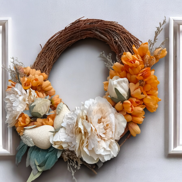 Στεφάνι ξύλινο με υφασμάτινες παιώνιες& αχλάδια!