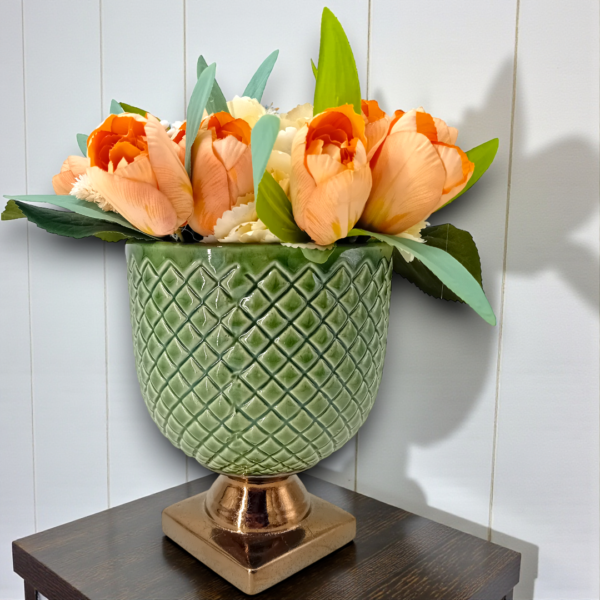 Σύνθεση σε μεγάλο κεραμικό πράσινο ανθοδοχείο!