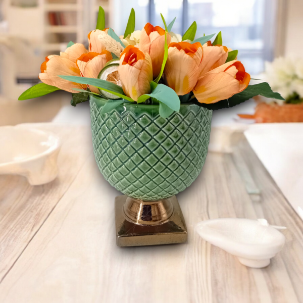 Σύνθεση σε μεγάλο κεραμικό πράσινο ανθοδοχείο!