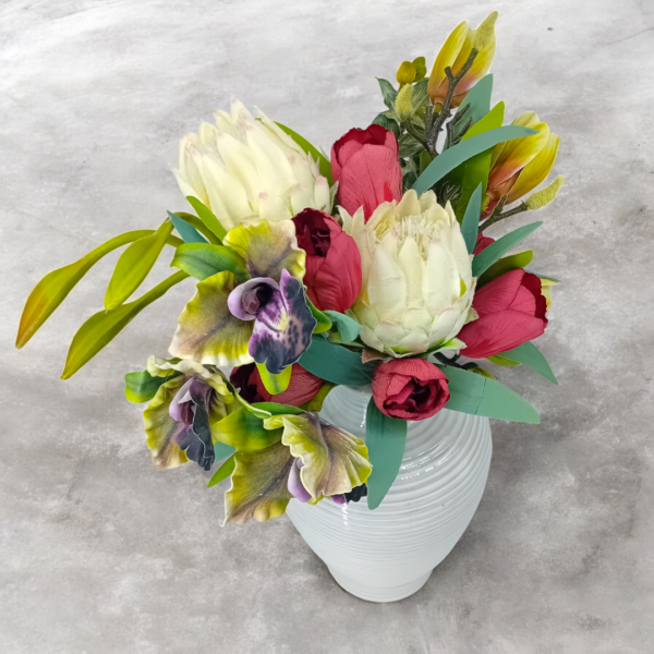 Σύνθεση σε μεγάλο κεραμικό λευκό ανθοδοχείο!