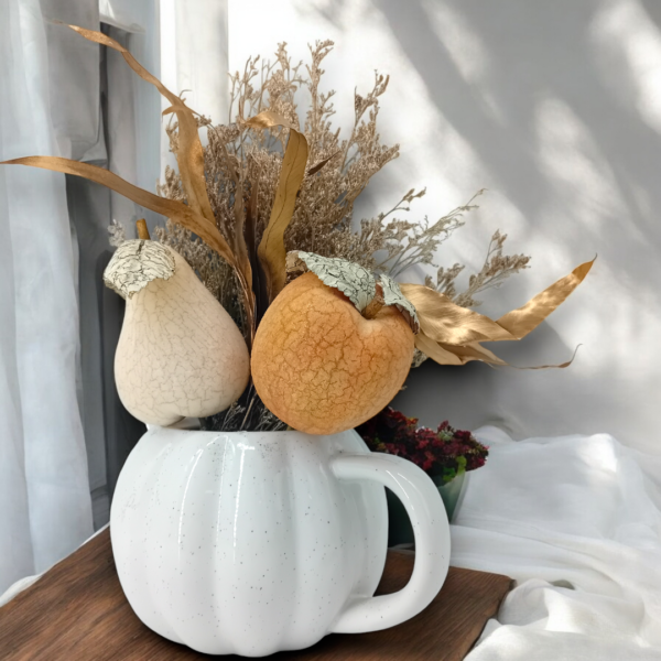 Σύνθεση σε κεραμική τσαγιέρα με αποξηραμένα λουλούδια!