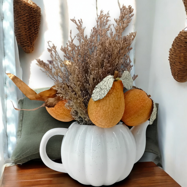 Σύνθεση σε κεραμική τσαγιέρα με αποξηραμένα λουλούδια!