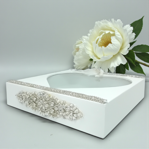 Στεφανοθήκη χειροποίητη με κρύσταλλα!