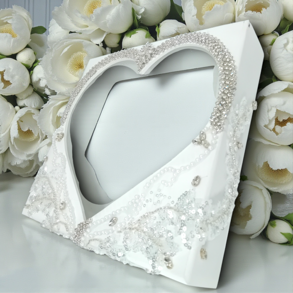 Στεφανοθήκη χειροποίητη με κρύσταλλα & τούλι!