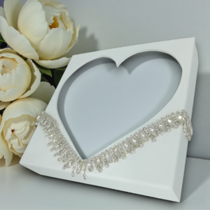 Στεφανοθήκη χειροποίητη με κρύσταλλα!