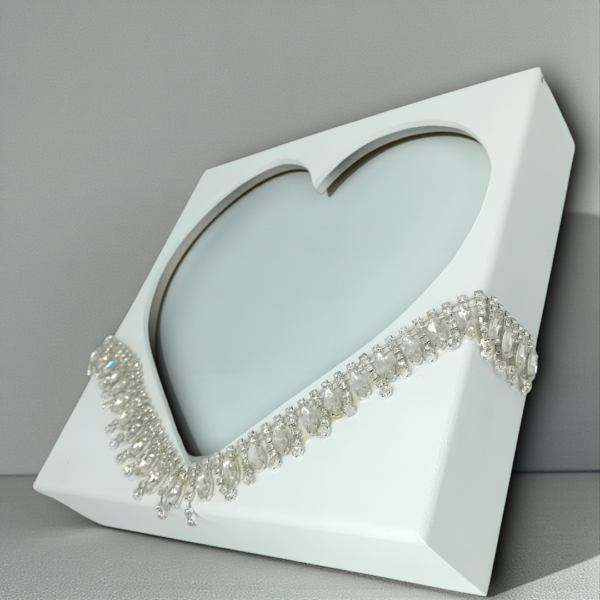 Στεφανοθήκη χειροποίητη με κρύσταλλα!