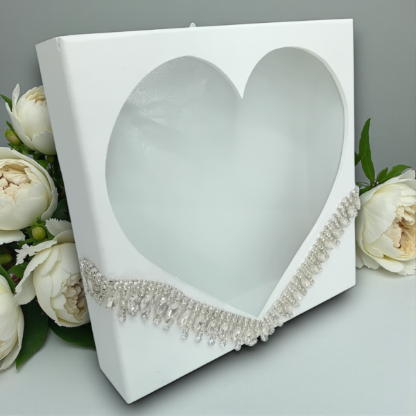 Στεφανοθήκη χειροποίητη με κρύσταλλα!