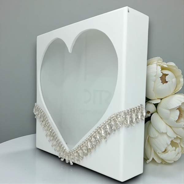 Στεφανοθήκη χειροποίητη με κρύσταλλα!