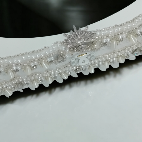 Στεφανοθήκη χειροποίητη με κρύσταλλα & πέρλες!