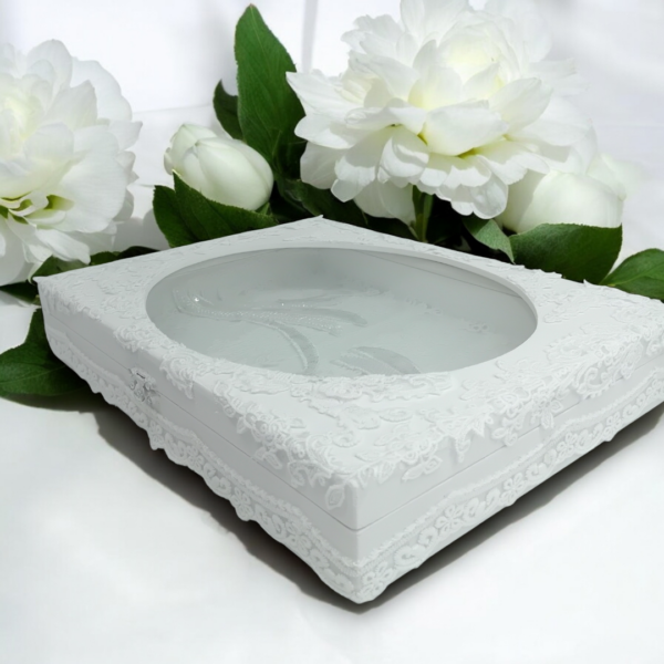 Στεφανοθήκη χειροποίητη με κεντημένο ύφασμα!