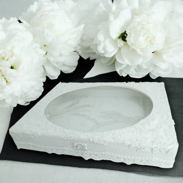 Στεφανοθήκη χειροποίητη με κεντημένο ύφασμα!