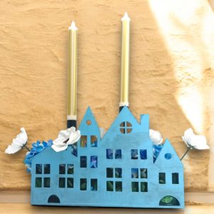 Ξύλινο διακοσμητικό κηροπήγιο με υφασμάτινα λουλούδια!