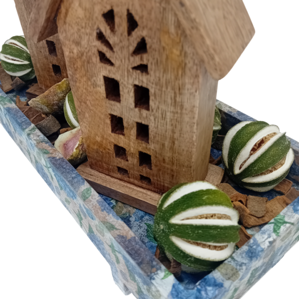 Διακοσμητική σύνθεση με ξύλινα μασίφ σπίτια!