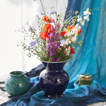 Διακοσμητικές συνθέσεις σε ανθοδοχεία