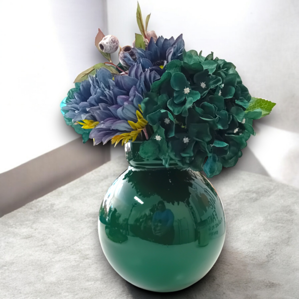 Διακοσμητική σύνθεση σε πράσινο γυάλινο βάζο!