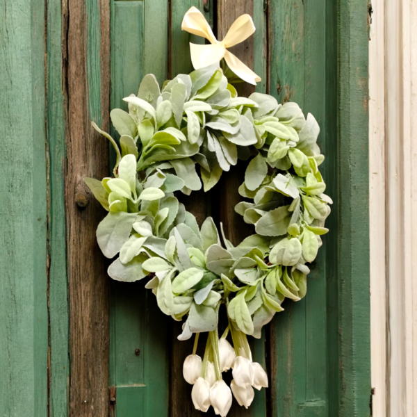 Στεφάνι με βελούδινα φύλλα και υφασμάτινες σατέν τουλίπες!