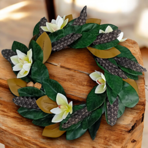 Στεφάνι με μανόλιες & μαύρα φτερά!