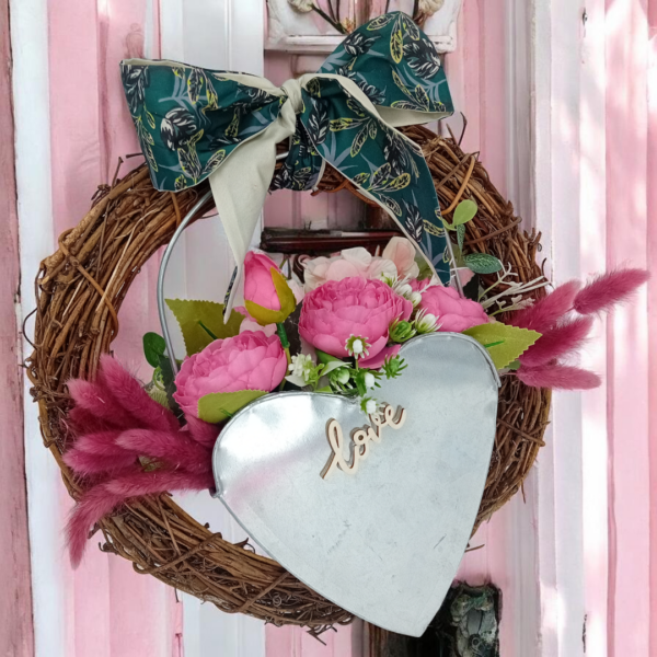 Διακοσμητικό στεφάνι με μεταλλική μεγάλη καρδιά!