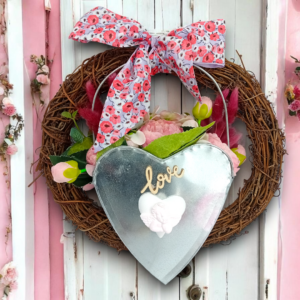 Διακοσμητικό στεφάνι με μεταλλική μεγάλη καρδιά!