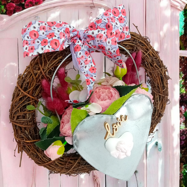 Διακοσμητικό στεφάνι με μεταλλική μεγάλη καρδιά!