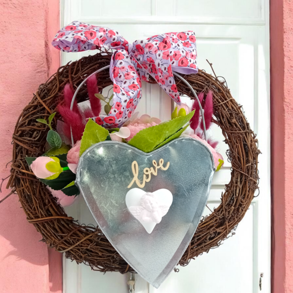 Διακοσμητικό στεφάνι με μεταλλική μεγάλη καρδιά!