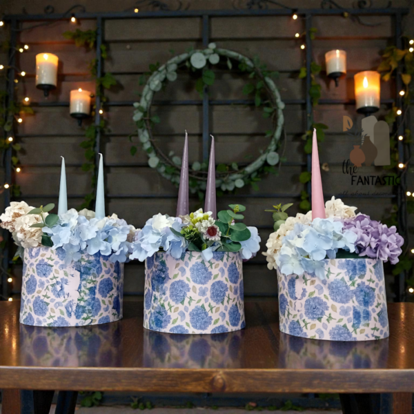 Λουλούδια με μεγάλα κωνικά κεριά σε κουτί!