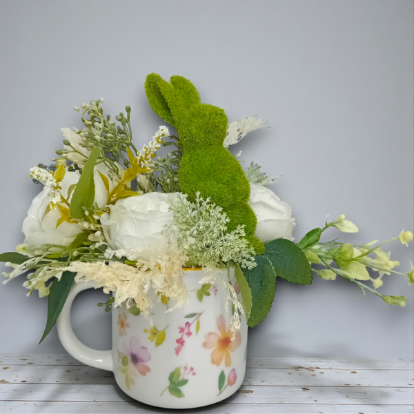 Σύνθεση με λουλούδια σε κεραμική κούπα!