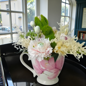 Σύνθεση με λουλούδια σε κεραμική κούπα!