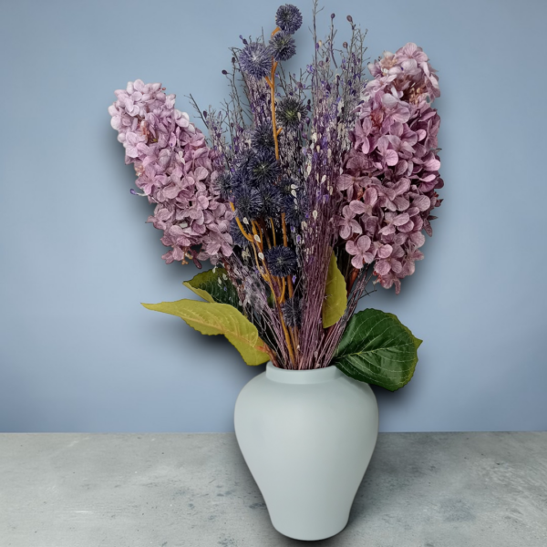 Διακοσμητική σύνθεση σε κεραμικό ανθοδοχείο!