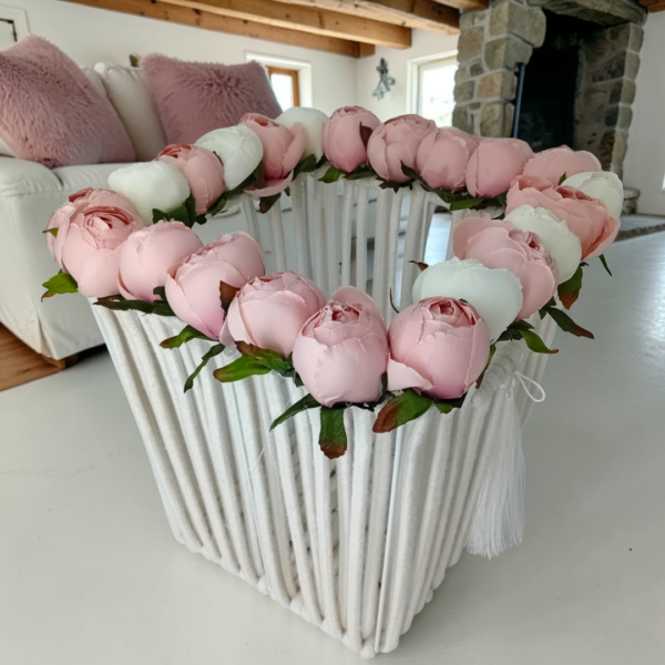 Καλάθι πλεκτό λευκό με λουλουδια!