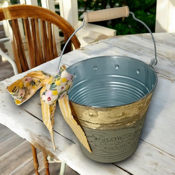 Μεταλλικό καλάθι με χρύσωμα & σατέν φιόγκο!