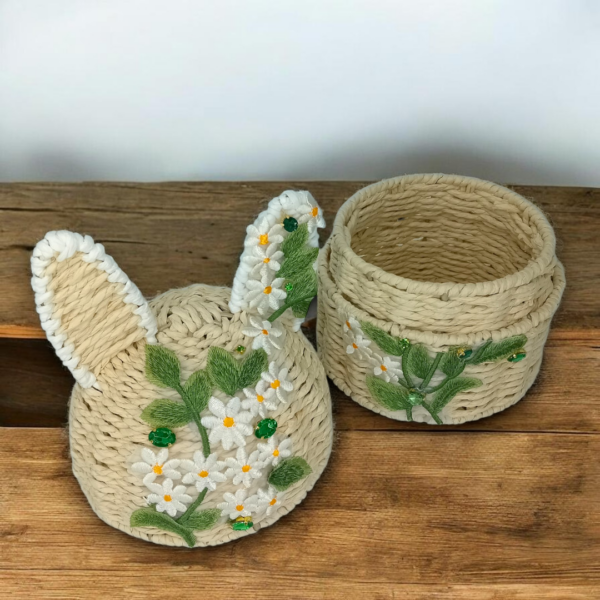 Καλάθι αποθήκευσης με καπάκι & κεντημένα λουλούδια!