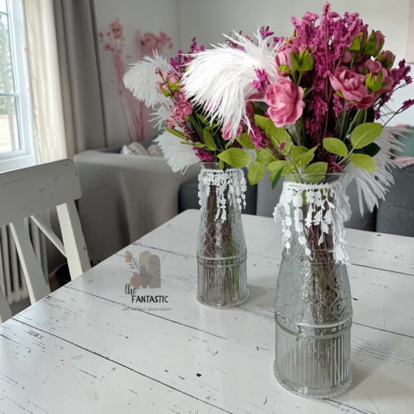 Γυάλινο βάζο με λουλούδια & πούπουλα!